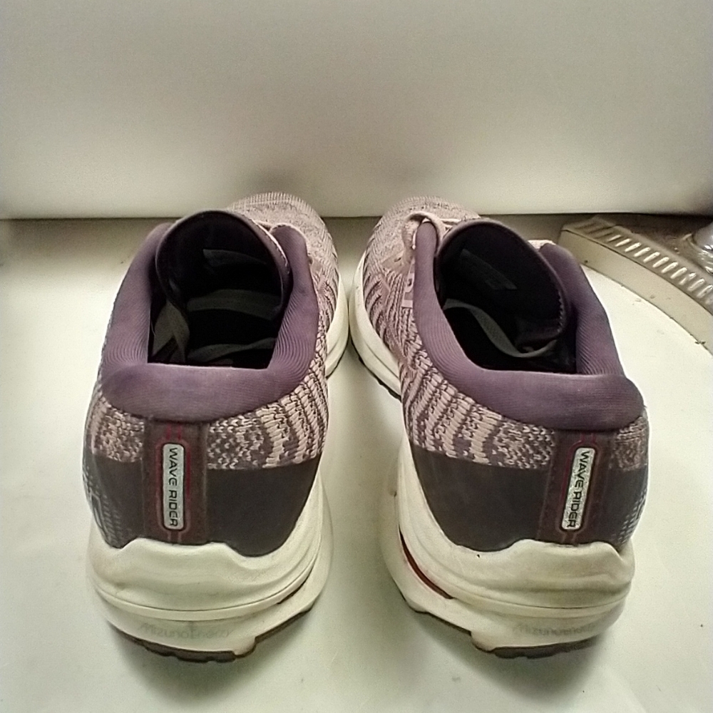 Mizuno Wave Rider 24 Running Shoes Women's sz 7. - Picture 4 of 10